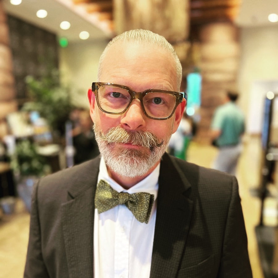 Free the People Bow Tie
